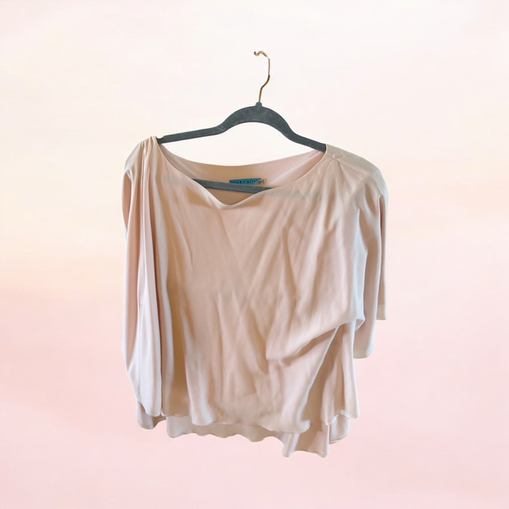 Alice + Olivia Pale Blush Draped Women's Blouse. Size Medium